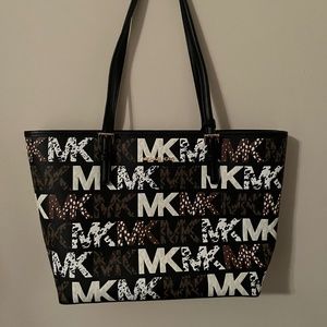 Michael Kors Jet Set Carryall Tote